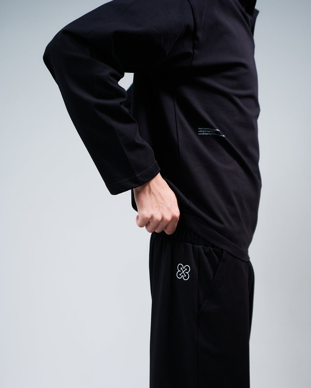 Noire Ease Unisex Pants