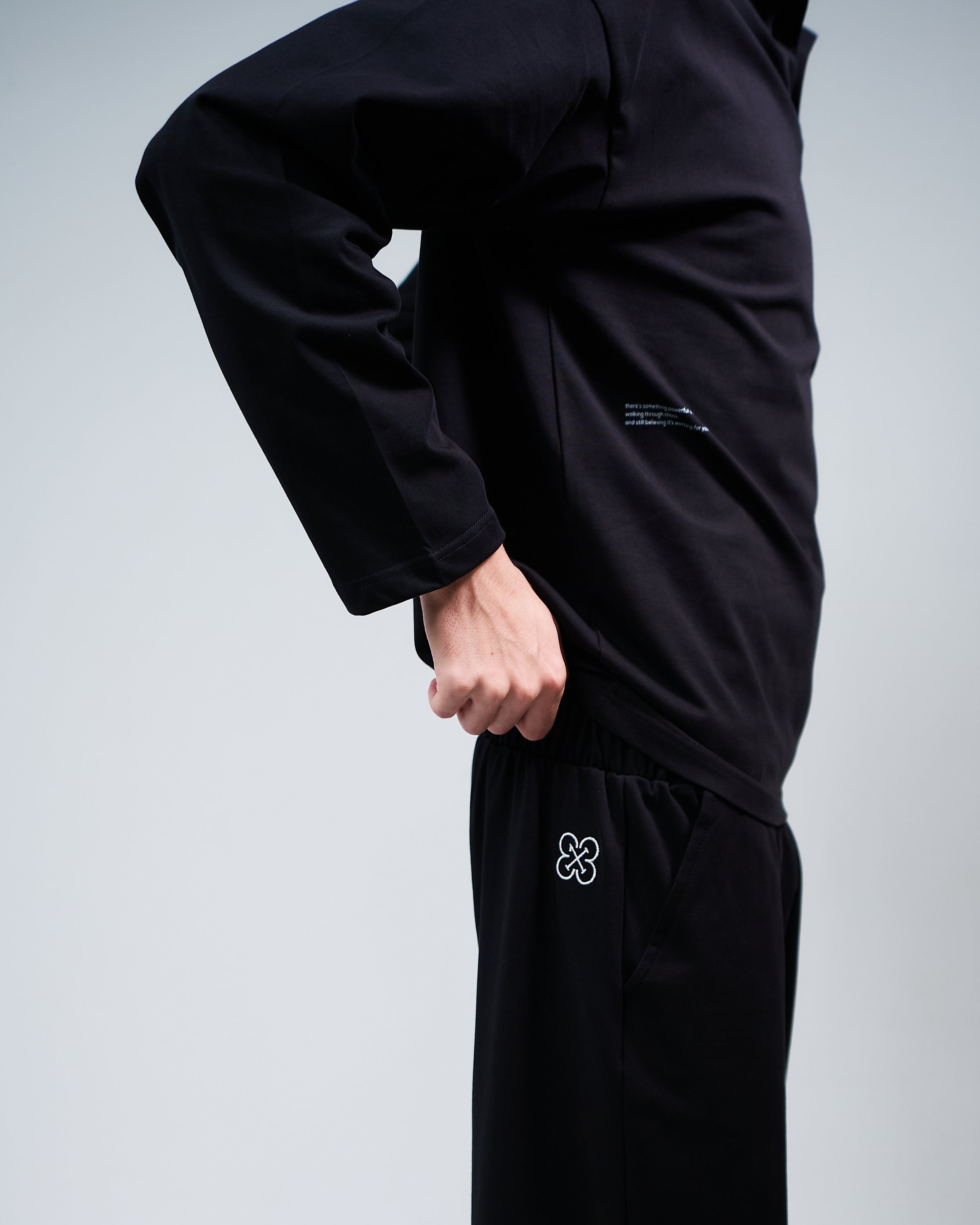 Noire Ease Unisex Pants